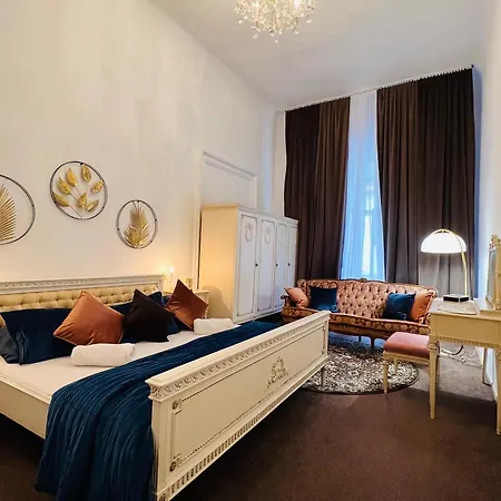 Csaky Palace 1 Apartment